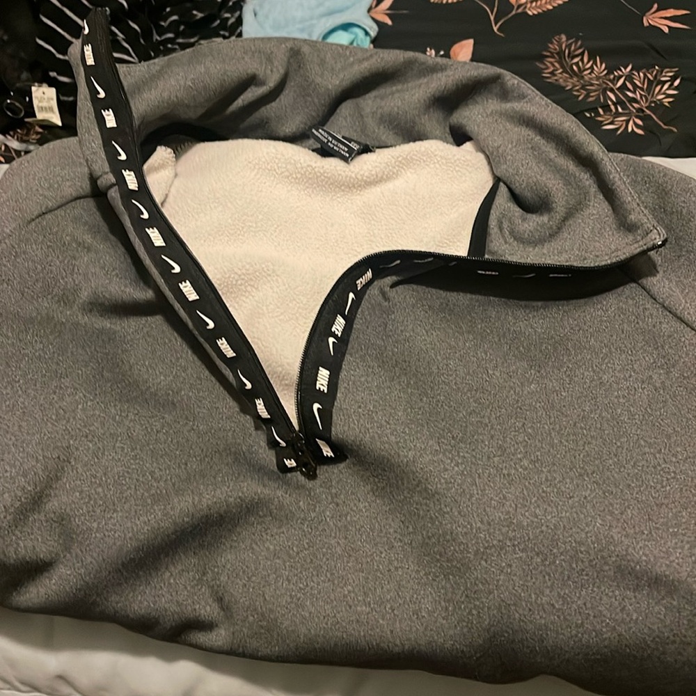 Nike half zip pull over